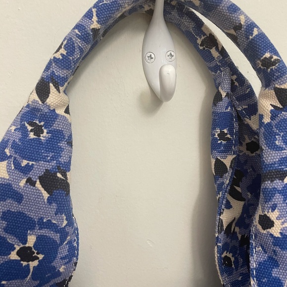 Tommy Hilfiger Blue and White Floral Canvas Bag EUC - Picture 7 of 12